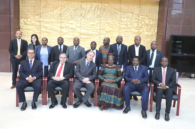 Picha ya pamoja kati ya Naibu Mawaziri na wajumbe wote wa Tanzania na Brazil