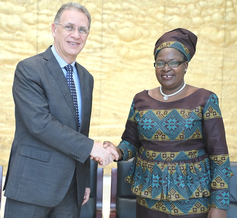 Mhe. Dkt. Susan akiwa na Mhe. Balozi Fernando mara baada ya kukamilisha majadiliano