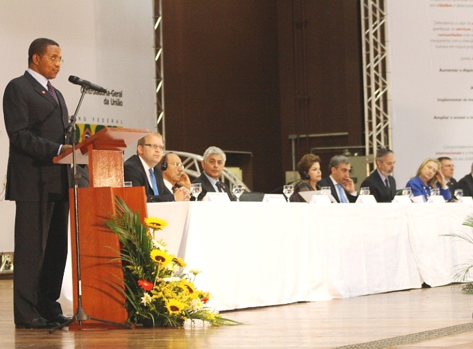 Rais Dkt Jakaya Mrisho Kikwete akihutubia katika ukumbi wa mikutano wa Brasilia Convention Centre jijini Brasilia, Brazil,April 17, 2012 katika mkutano wa Open Government Partnership.